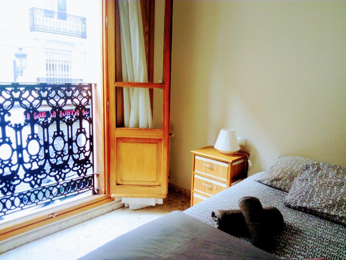 Apartamento céntrico Torres de Quart. Valenza Esterno foto